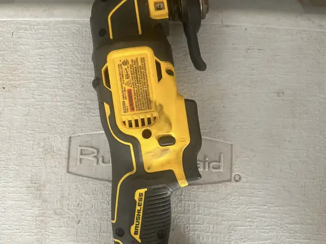 New DEWALT 20V MAX XR Oscillating Multi-Tool Cordless 384-1974, Maraval
