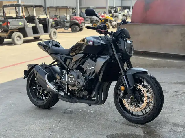 2021 Honda CB1000RR, Point Lisas