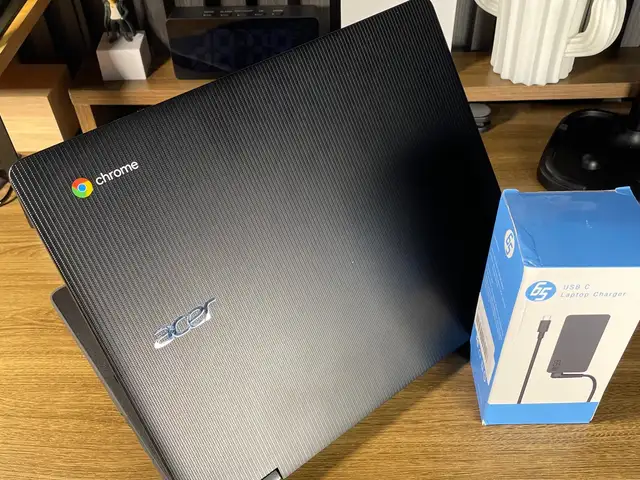 Foldable 2in1 touchscreen 13inch laptop, St. Joseph Village