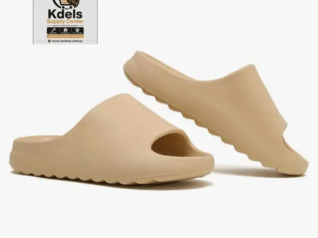 Slides for Women and Men, Couva
