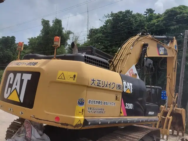320D2 Excavator - 3 Phase Auger Motor and Bit - Hydraulic thumb included, Rio Claro