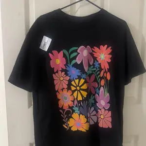 Woman top. Large. Brand new., Petit Valley