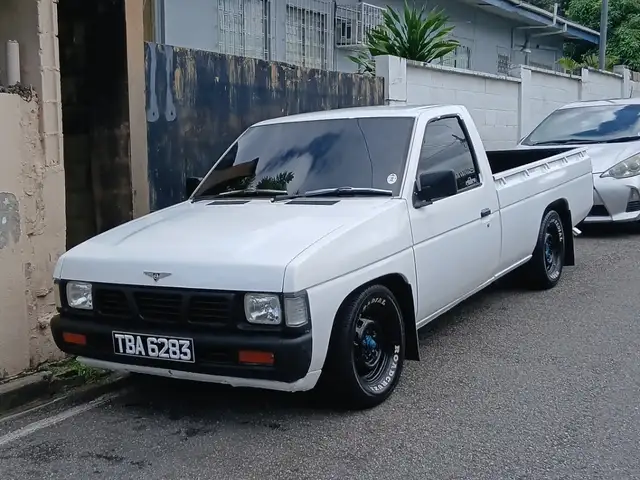 nissan d21, Diego Martin