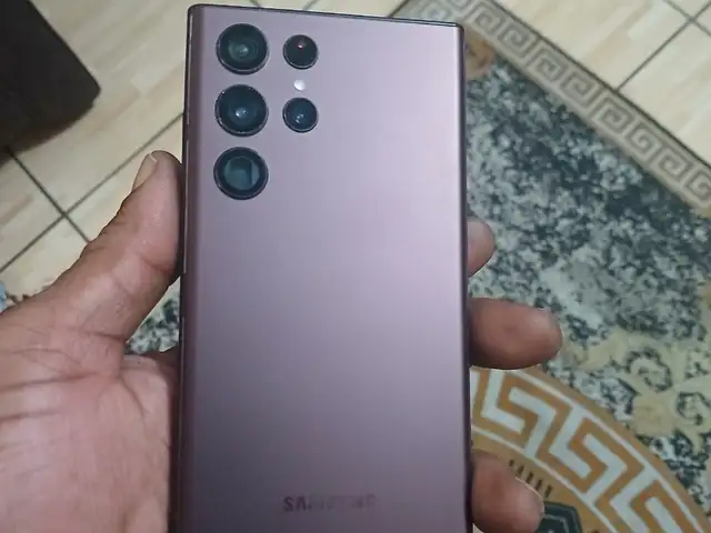 Samsung S22 ultra 256gb in mint, Tunapuna