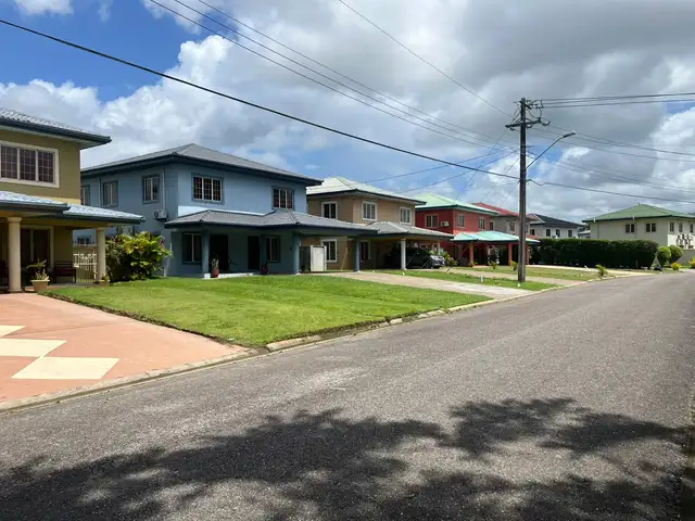  3-bedroom house in Signature Park, Mausica to rent, Mausica