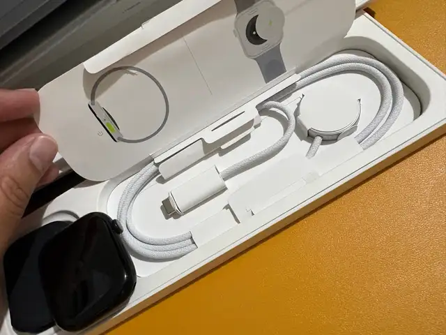 Apple Watch series 10 jet black unlocked, San Fernando