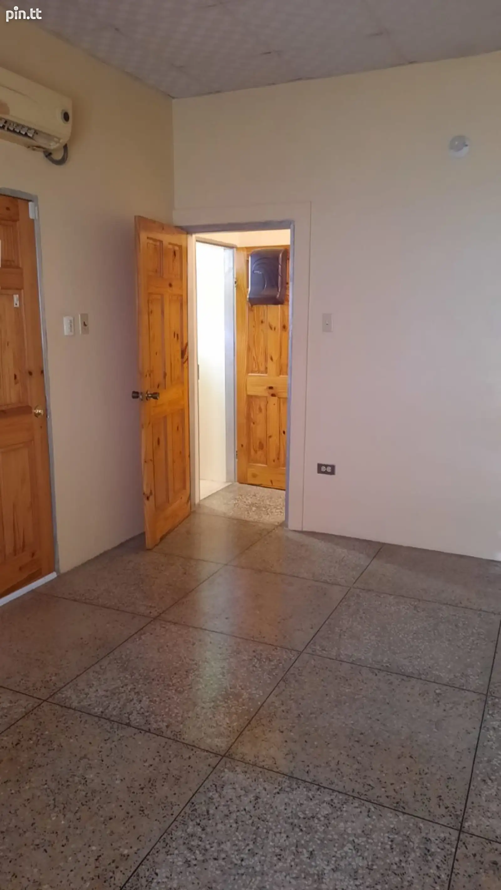 Plover Apps 1-bedroom apartment in Plover to rent TT$2,100 №658609 in North West ...