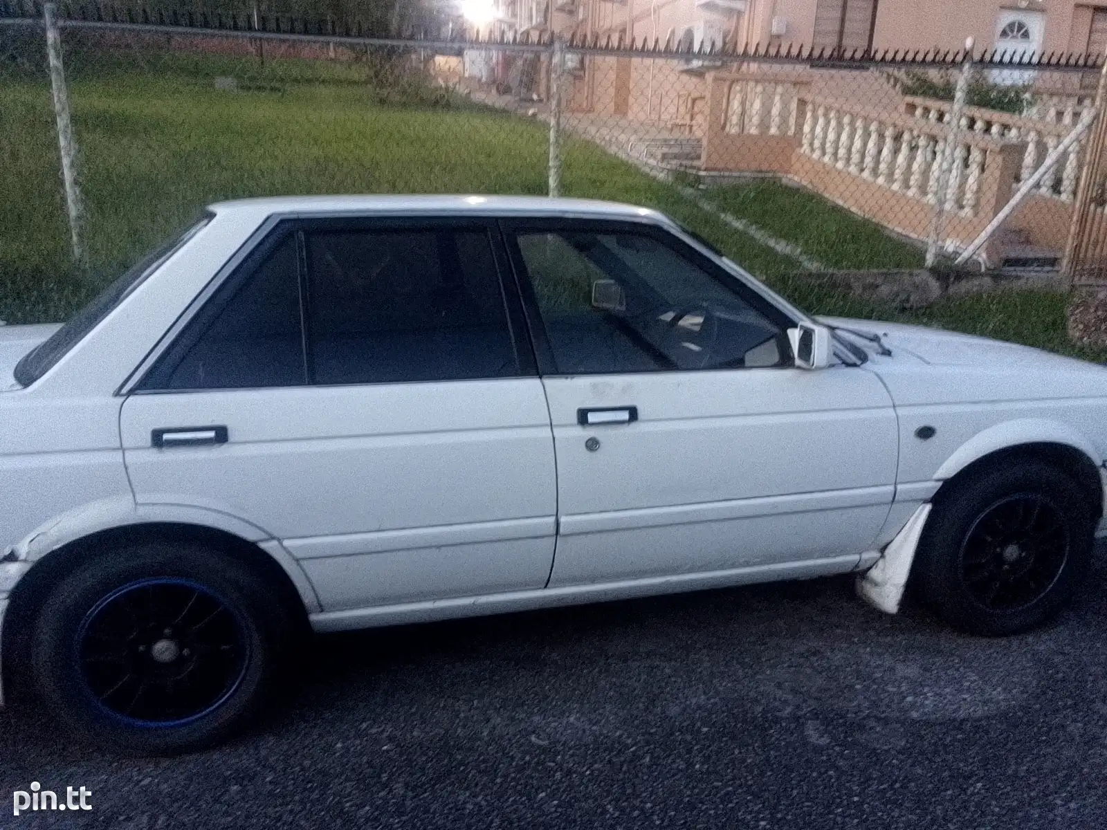 Nissan B12