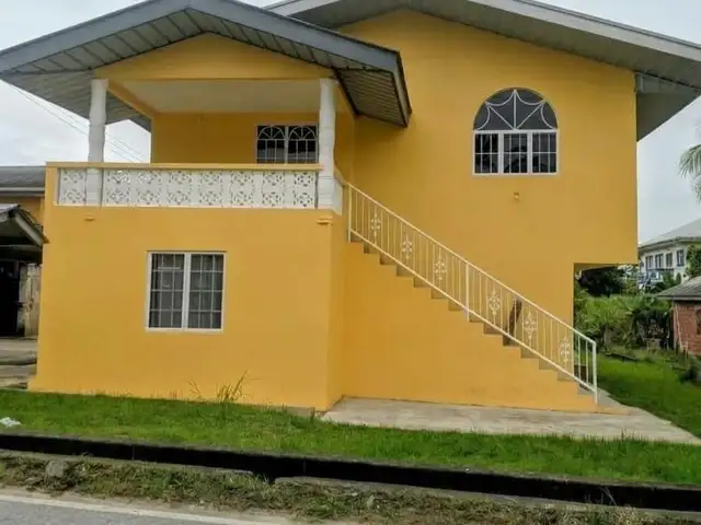 2-bedroom apartment in Thompson Road, Palmiste to rent, Chaguanas