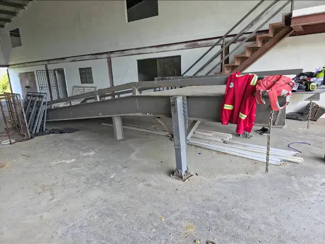Container ramp loader, Carapichaima