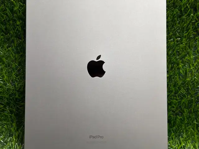 iPad Pro 12.9 M2 6th Gen 256gb, Trincity