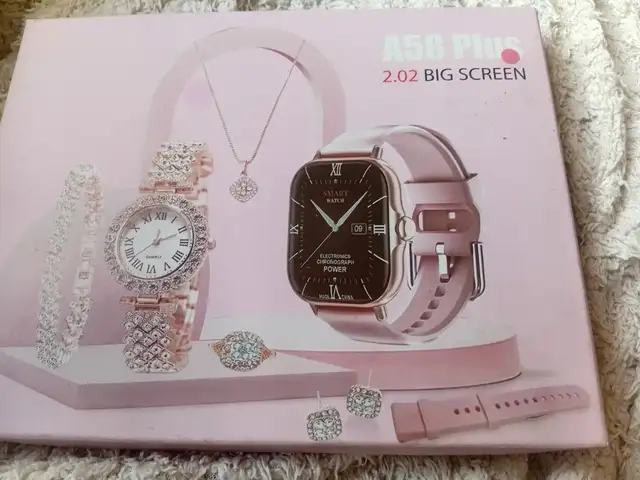 Smart watch jewelery set, Tacarigua