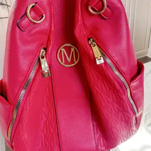 red bag, Santa Cruz
