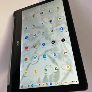 14inch touchscreen laptop with charger comes in box, Tabaquite