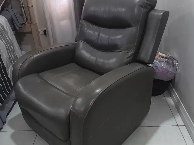 Powered Leather Recliner, Arima