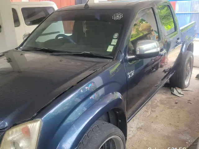 Isuzu dmax, Champs Fleurs