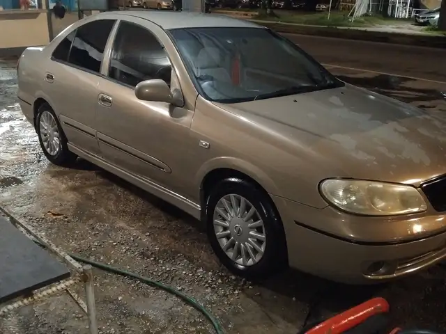 Nissan Almera