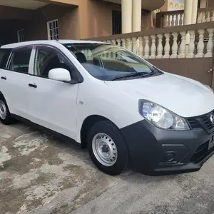 Nissan AD Wagon