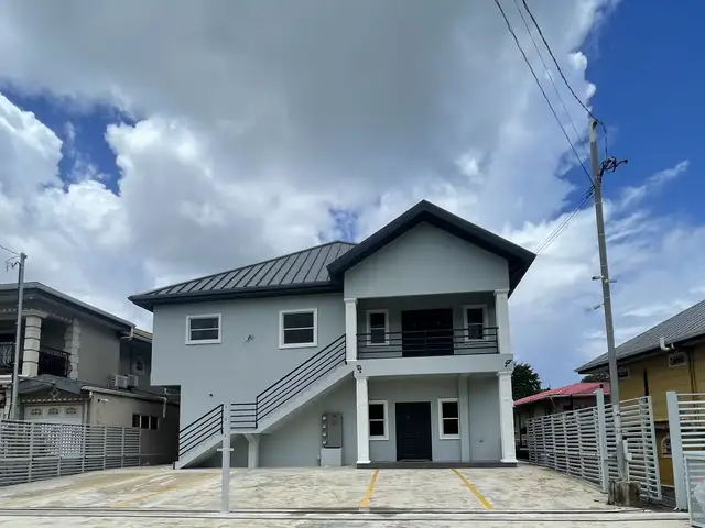 3-bedroom apartment in La bel air to rent, San Fernando